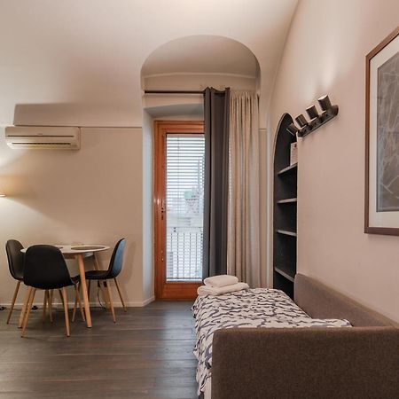 Familia Apartaments - 048 By Happyhostorino Ngoại thất bức ảnh